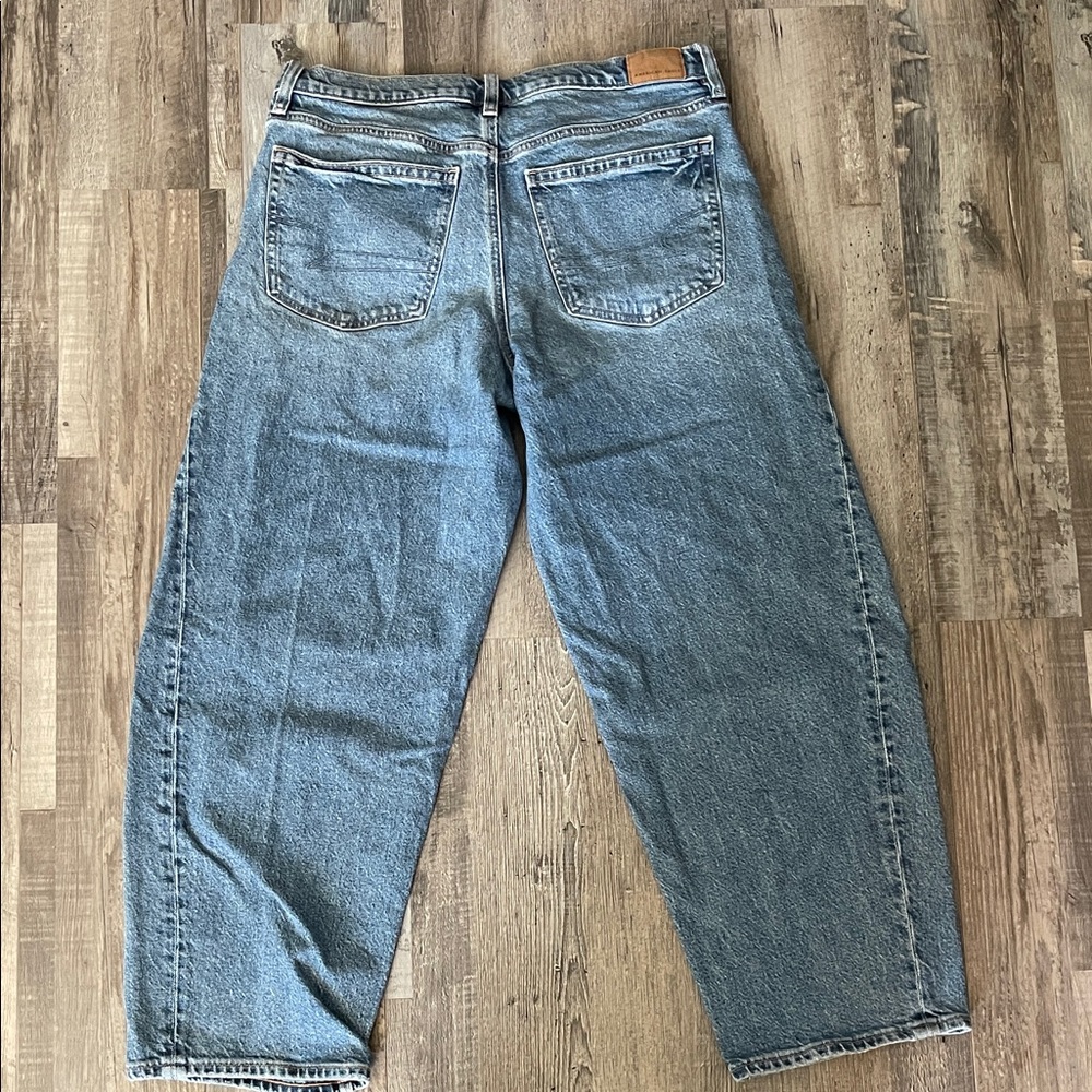 American Eagle Barrel Jeans